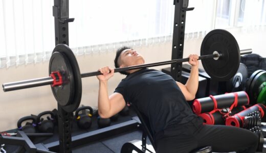 インクラインベンチプレスとフラットベンチプレスの違いを比較